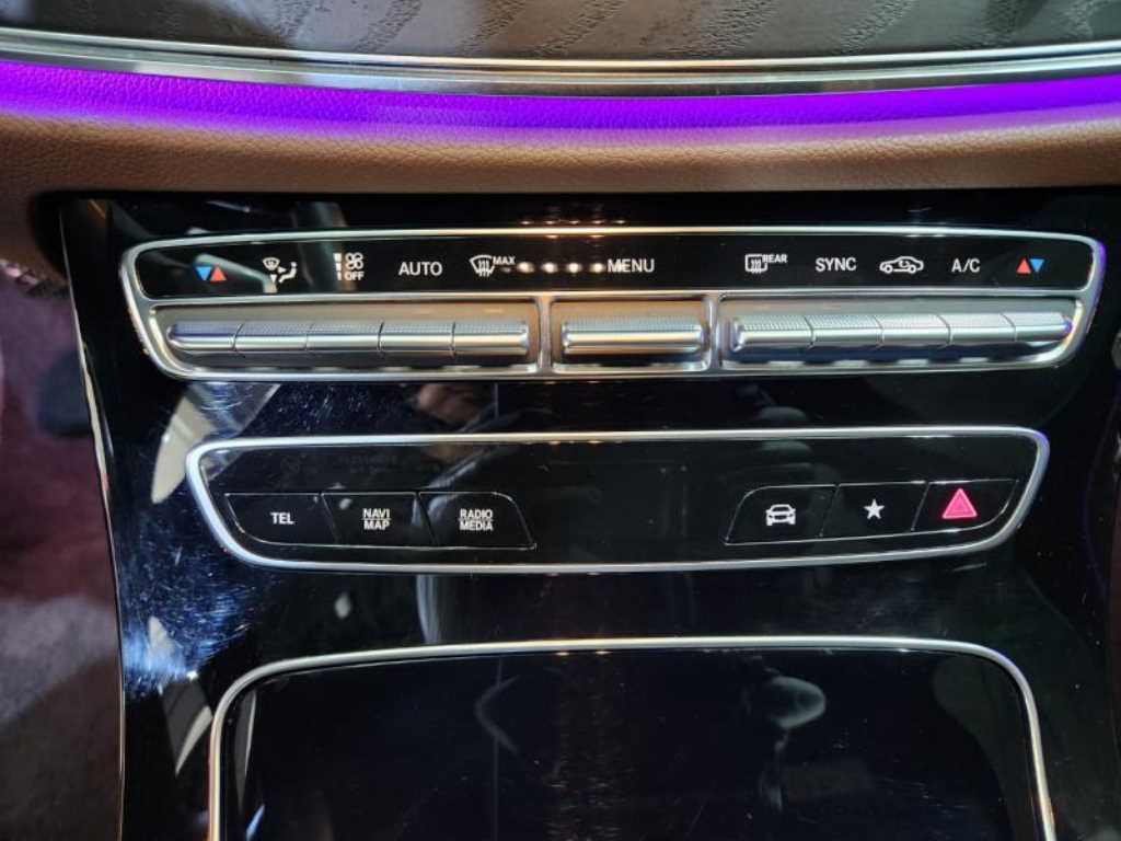 Mercedes Benz E class - Vista 11