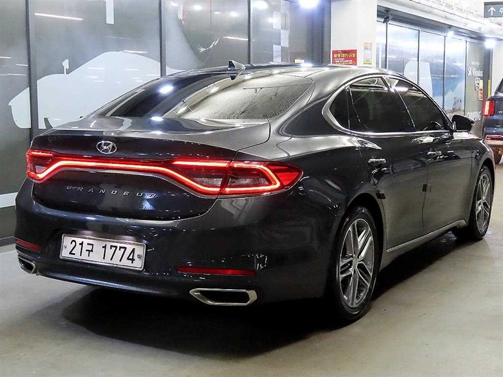 HYUNDAI Grandeur - Vista 4