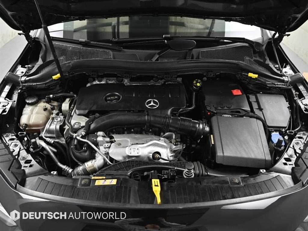 Mercedes Benz GLA Class - Vista 6