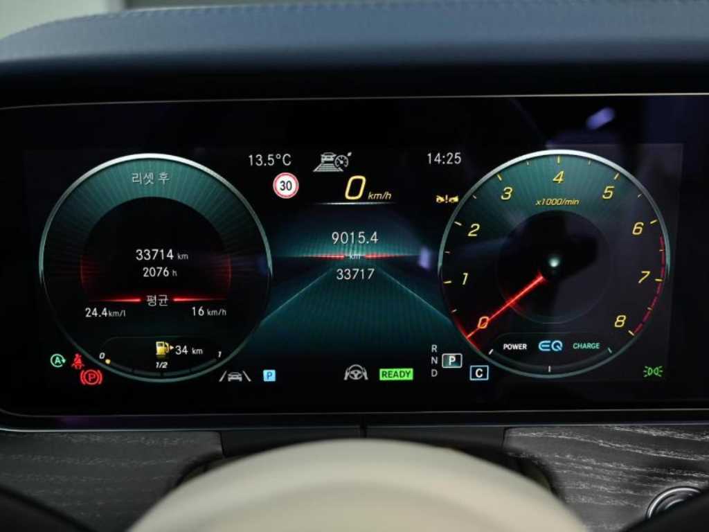 Mercedes Benz E class - Vista 8