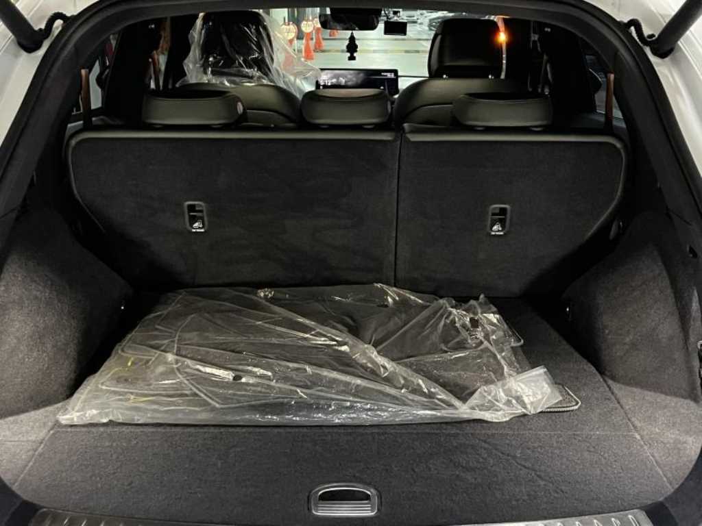 Genesis GV70 - Vista 6