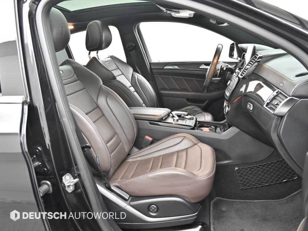 Mercedes Benz GLE Class - Vista 10