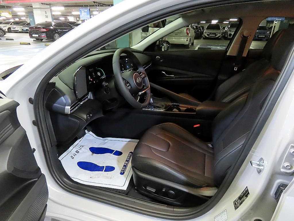 HYUNDAI Avante - Vista 6