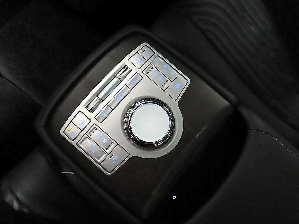 Genesis G80 - Vista 12