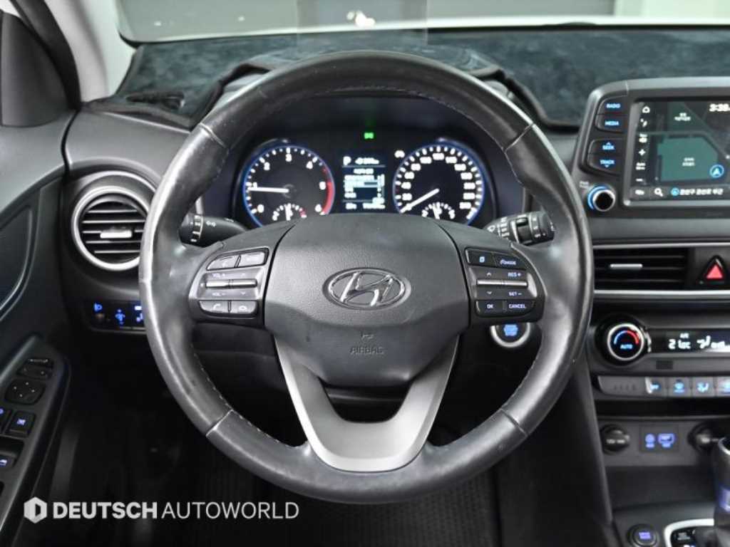 HYUNDAI Kona - Vista 7