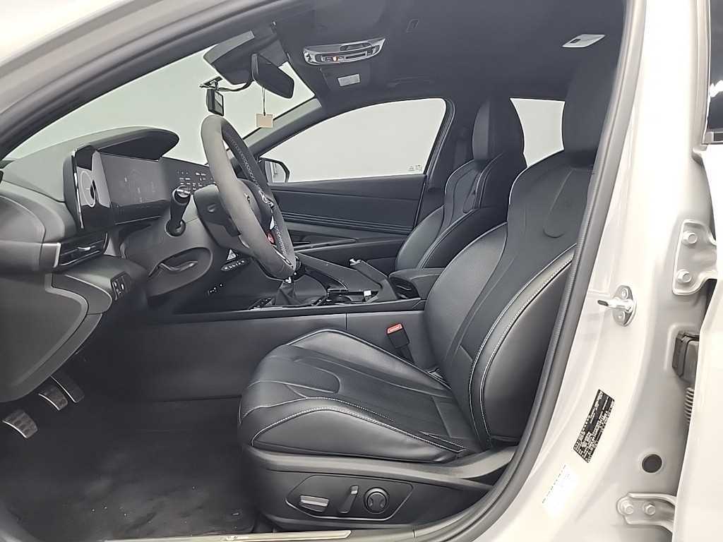 HYUNDAI Avante - Vista 12