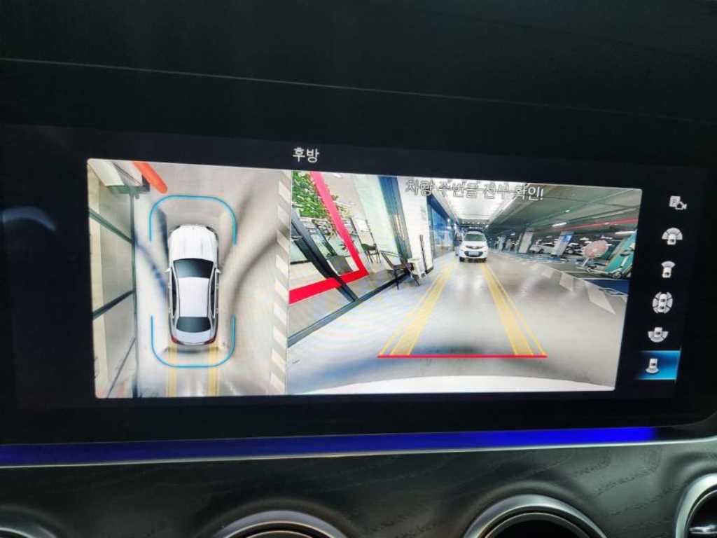 Mercedes Benz E class - Vista 12