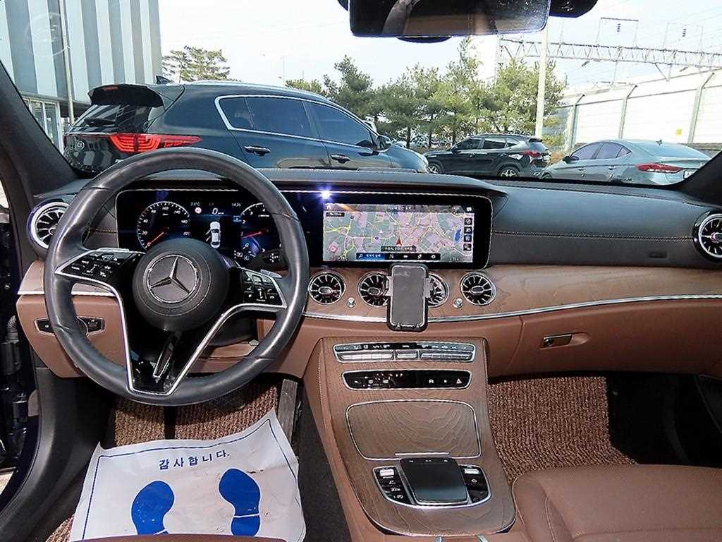 Mercedes Benz E class - Vista 7