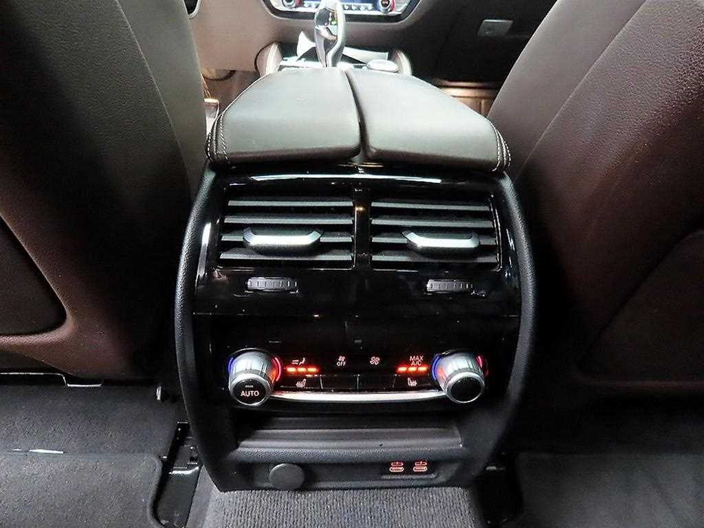 BMW 5 Series 2022 Negro - Importación desde Corea - HF Imports Iquique - Foto 17