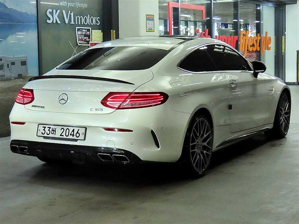 Mercedes Benz C Class - Vista 4