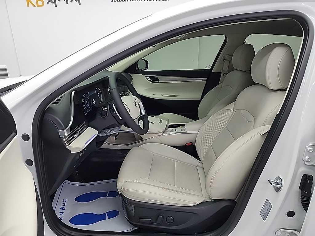 HYUNDAI Grandeur - Vista 11