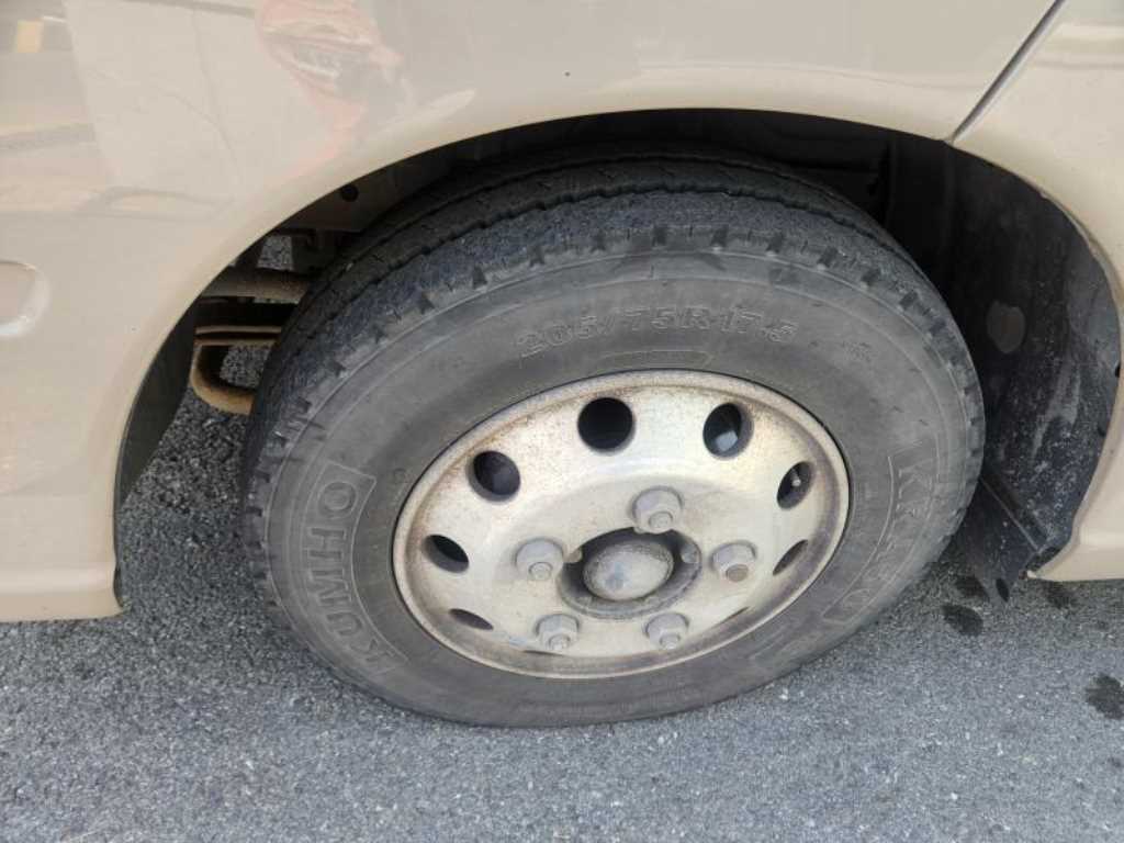 medium and large bus Hyundai bus - Vista 10