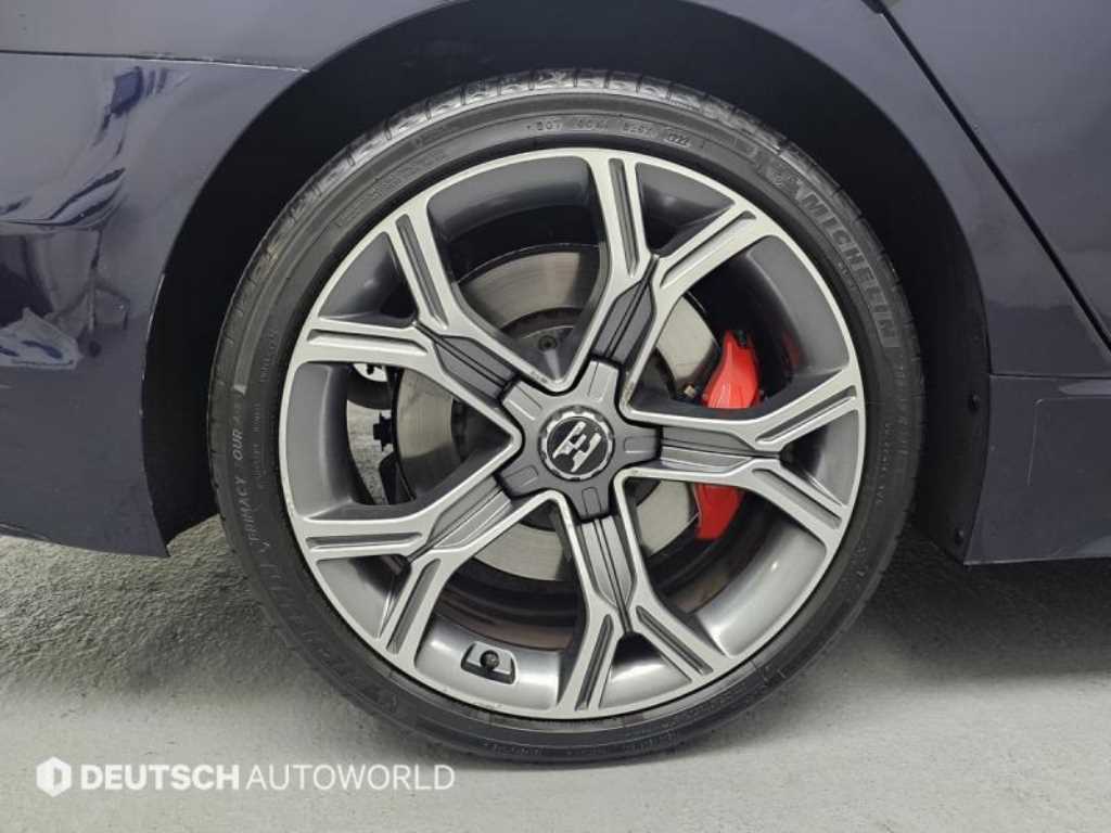 KIA Stinger - Vista 5