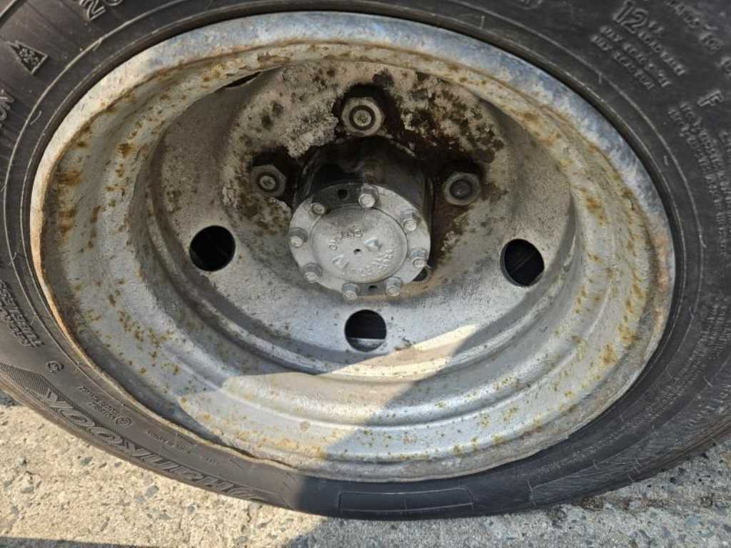 medium and large bus Hyundai bus - Vista 9