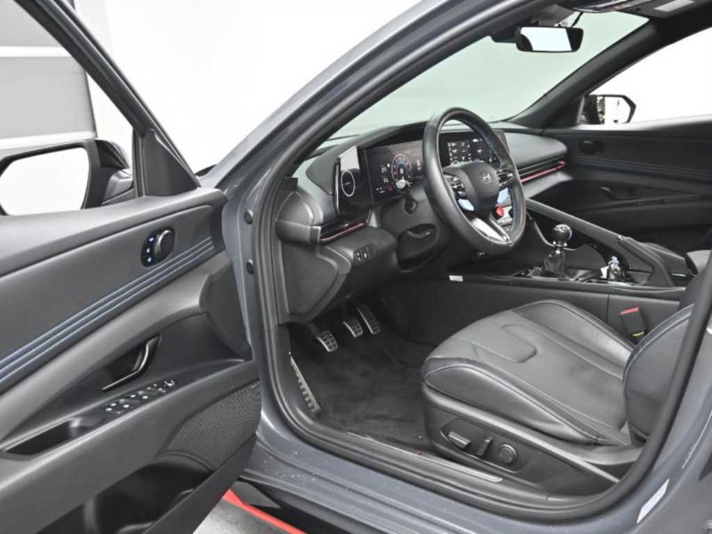 HYUNDAI Avante - Vista 11