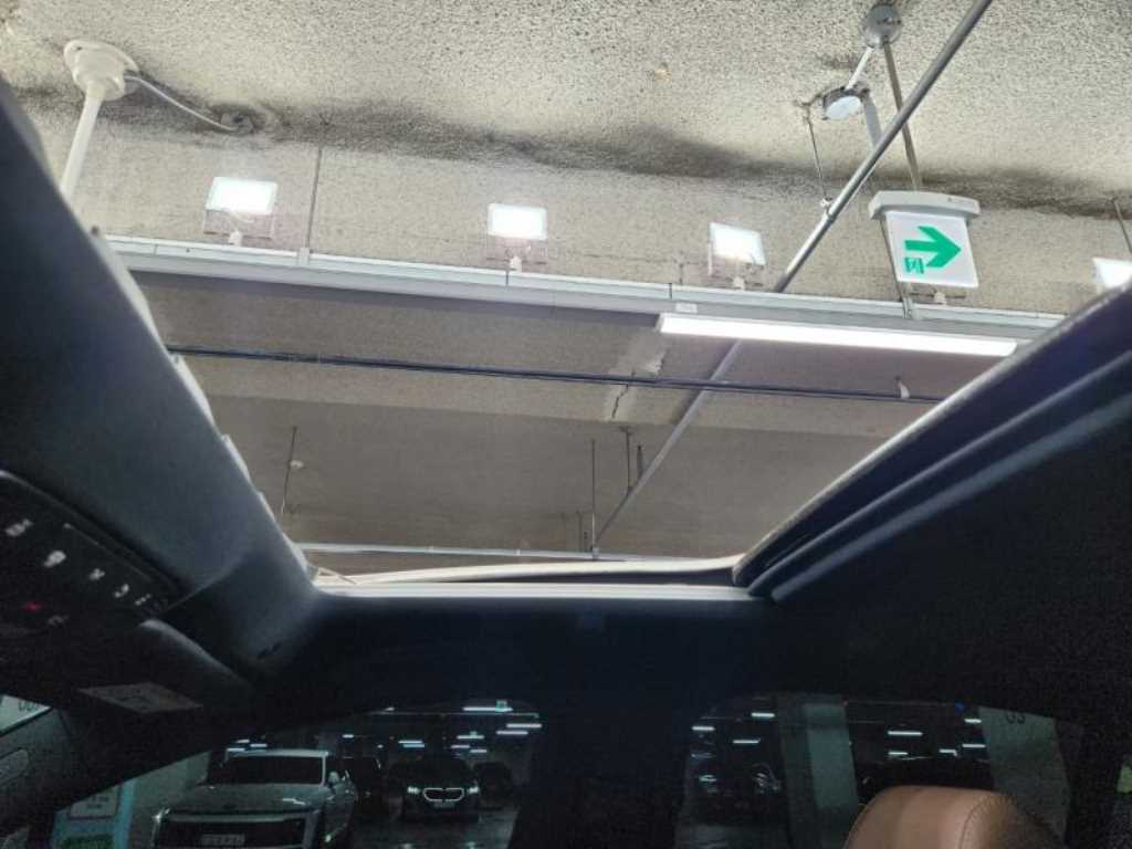 Mercedes Benz E class - Vista 10