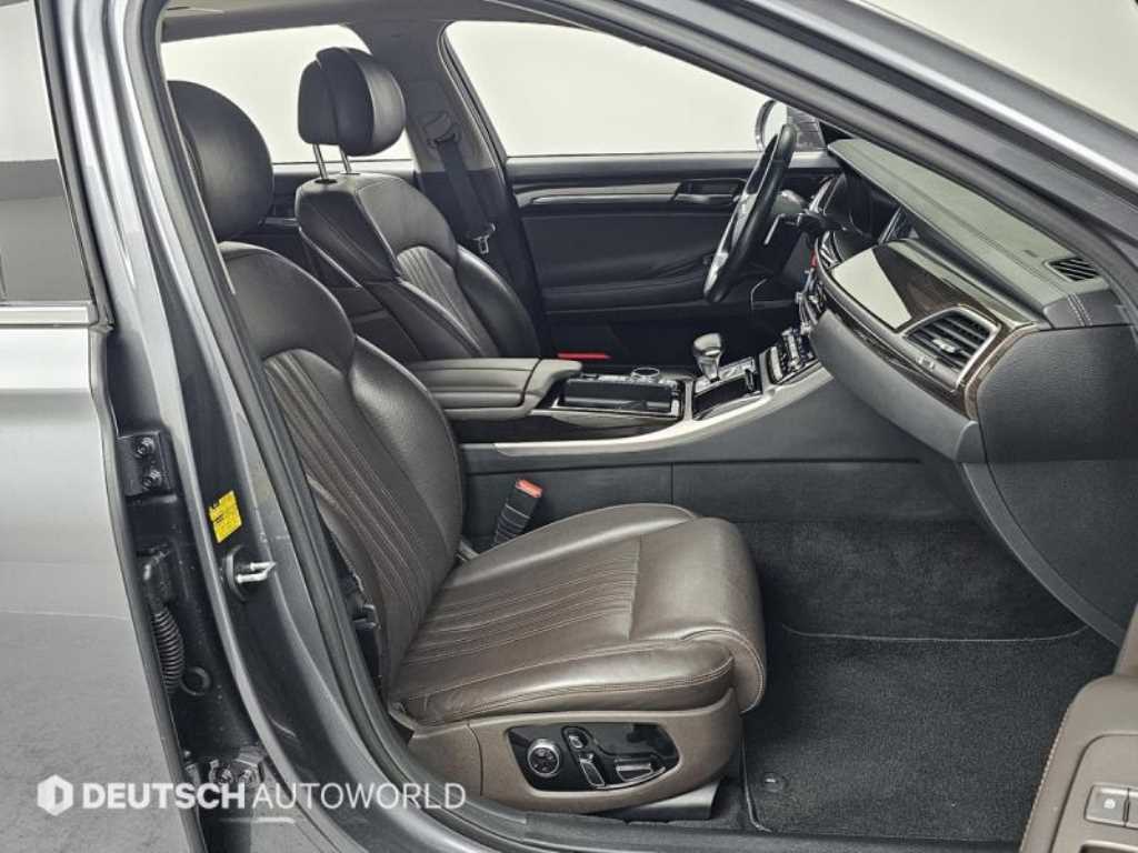 Genesis EQ900 - Vista 10