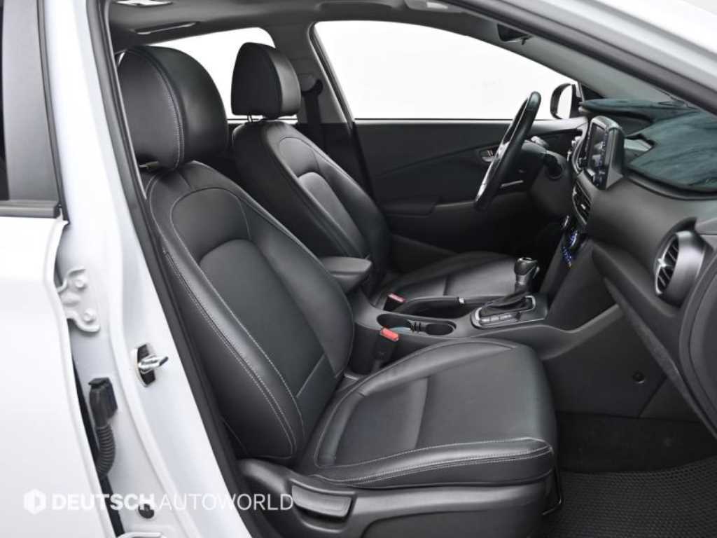 HYUNDAI Kona - Vista 12