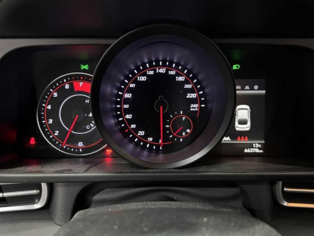 HYUNDAI Avante - Vista 6