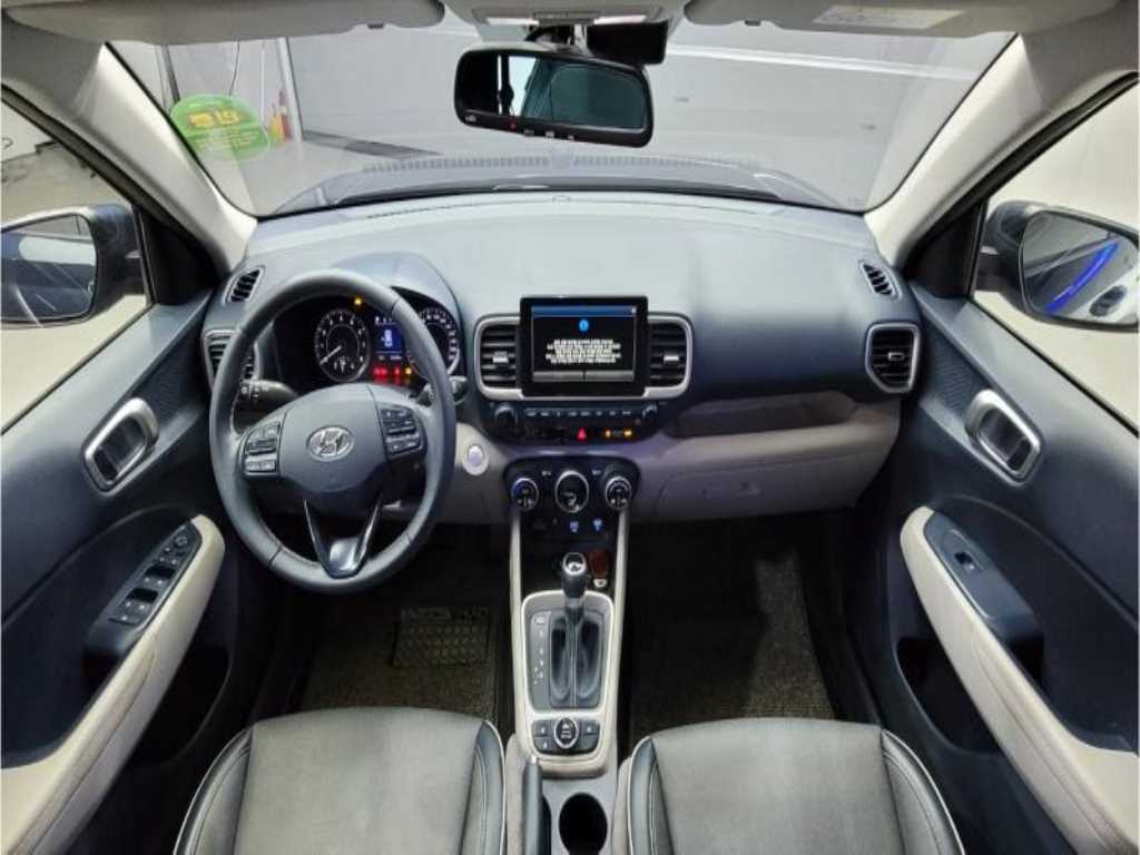 HYUNDAI Venue - Vista 5