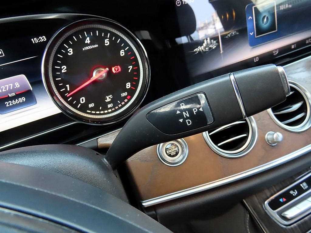 Mercedes Benz E class - Vista 10