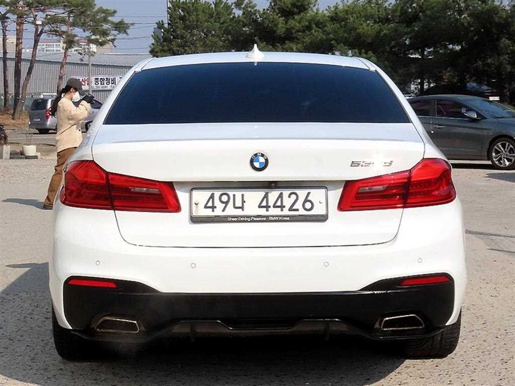 BMW 5 Series - Vista 4