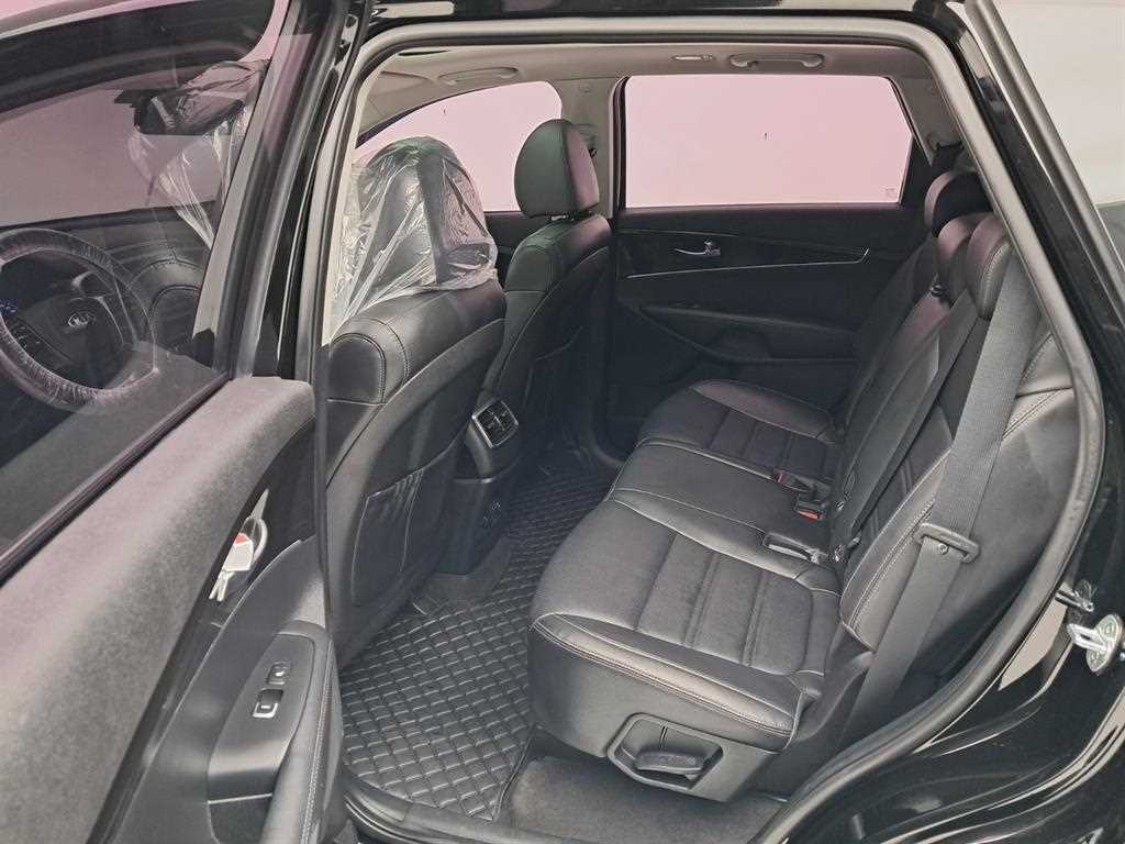 KIA Sorento - Vista 12
