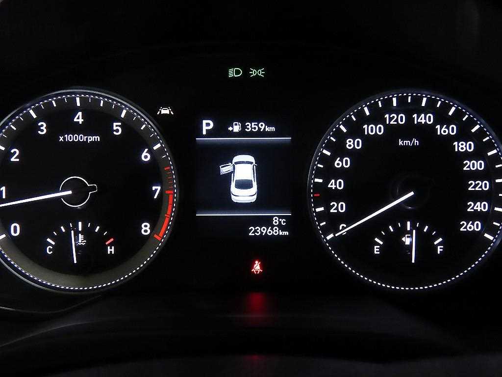 HYUNDAI Grandeur - Vista 9