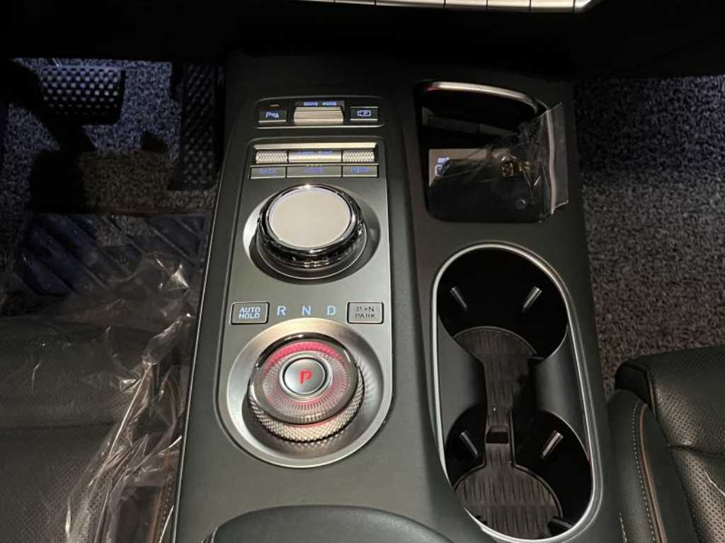 Genesis GV70 - Vista 12