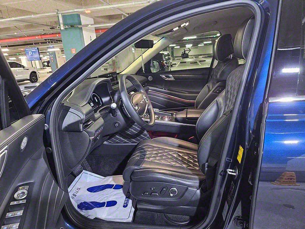 Genesis GV80 - Vista 6