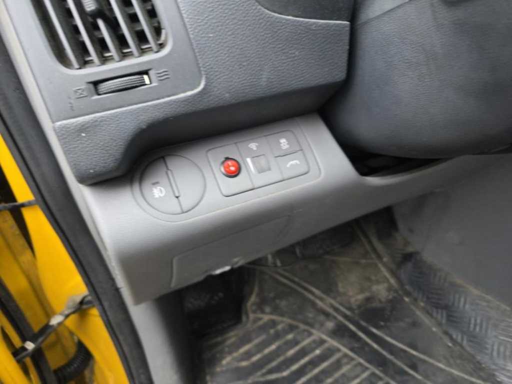 HYUNDAI Starex - Vista 10