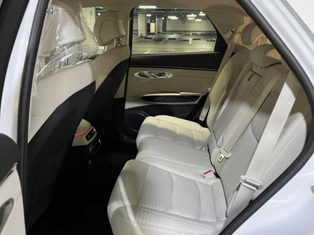 Genesis GV70 - Vista 10