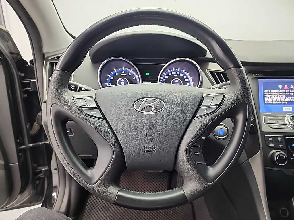 HYUNDAI Sonata - Vista 9