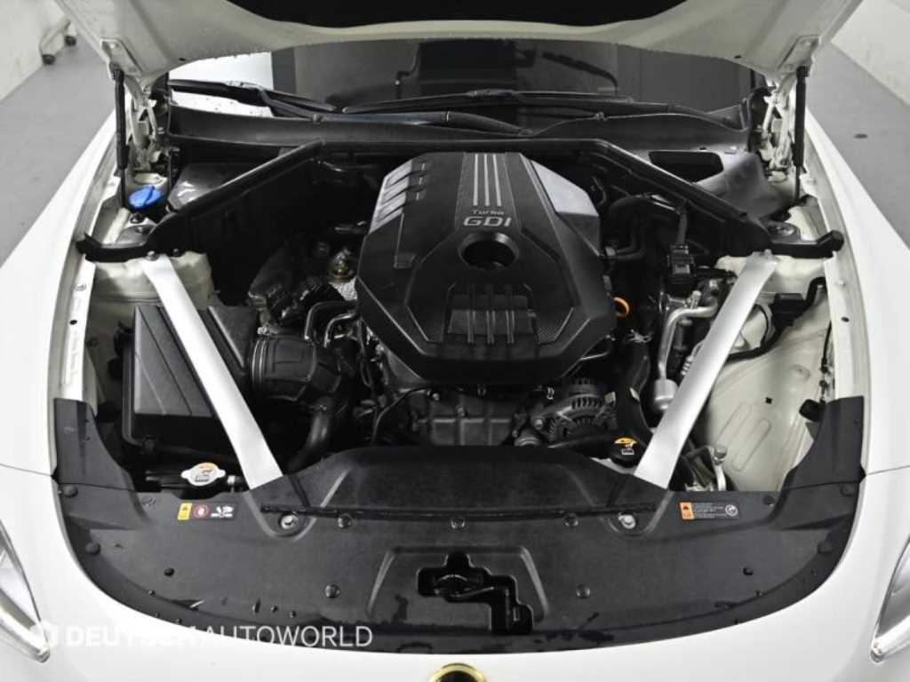 KIA Stinger - Vista 6