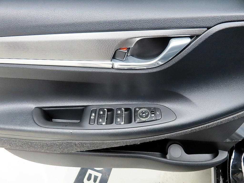 HYUNDAI Grandeur - Vista 11