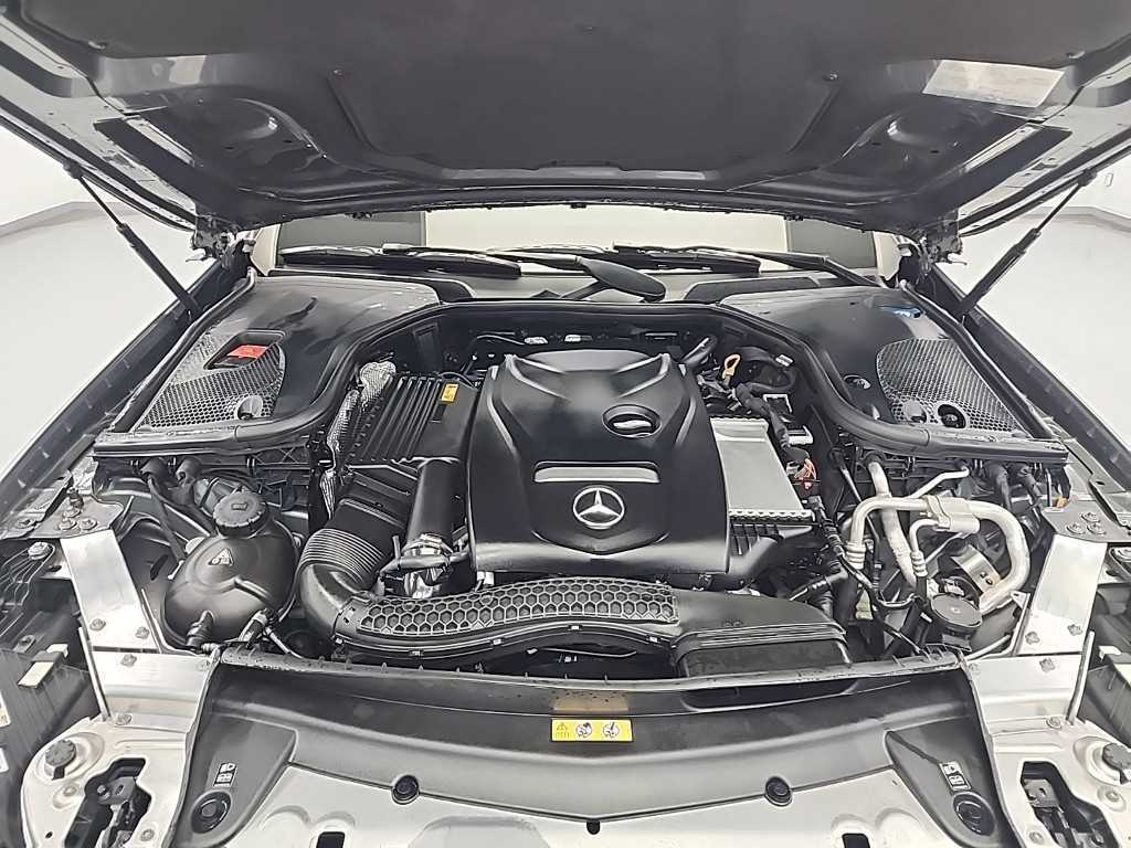 Mercedes Benz E class - Vista 5