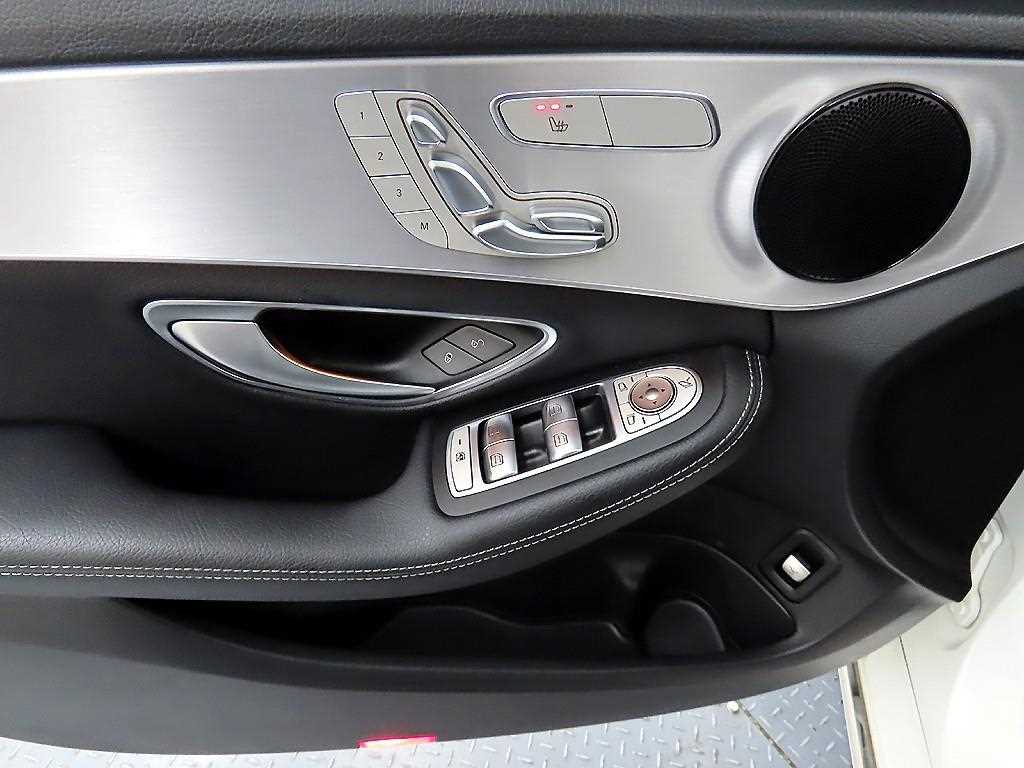 Mercedes Benz C Class - Vista 11