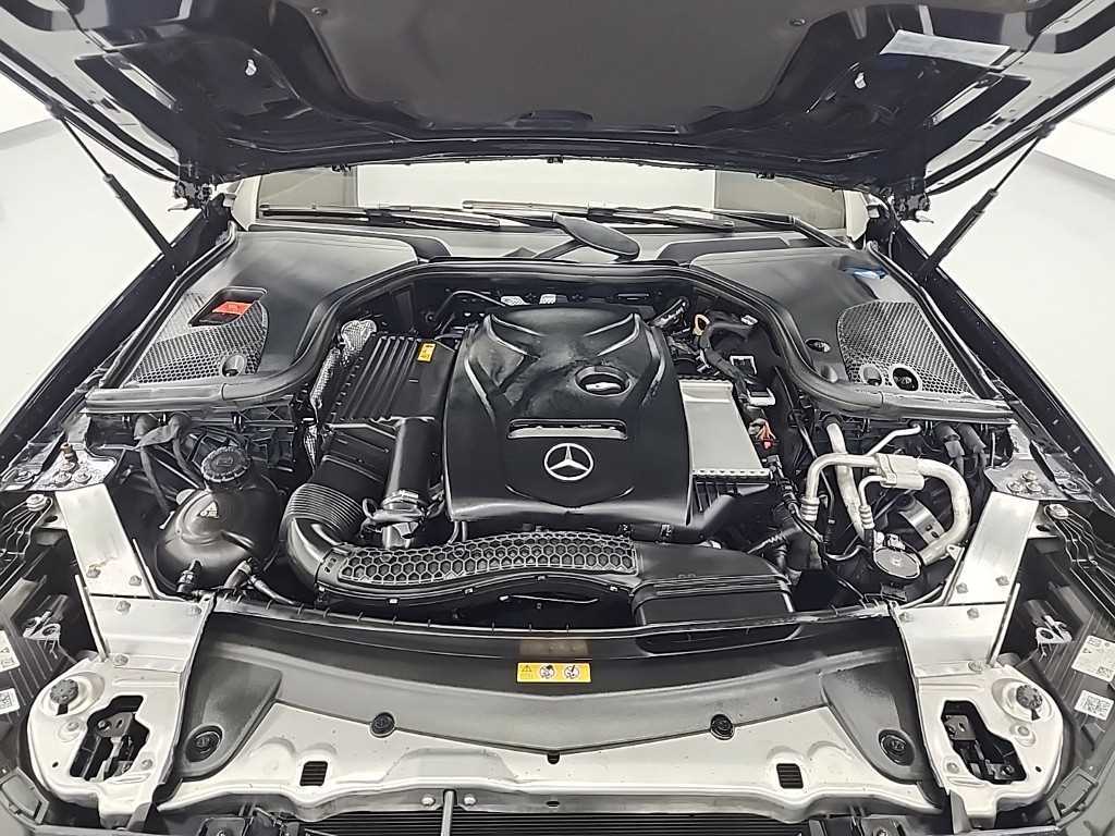 Mercedes Benz E class - Vista 5