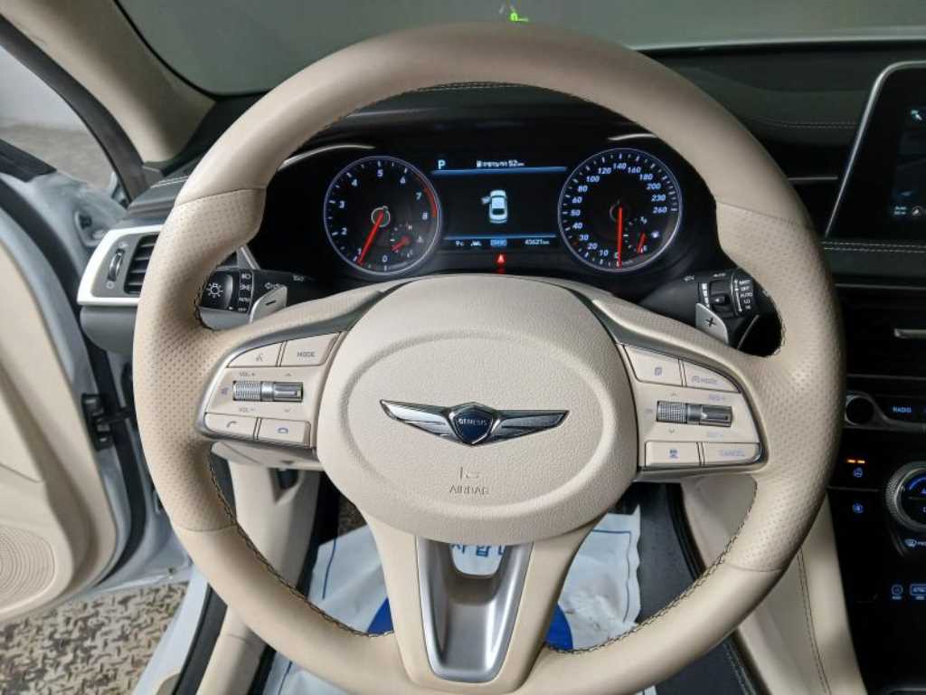 Genesis G70 - Vista 8
