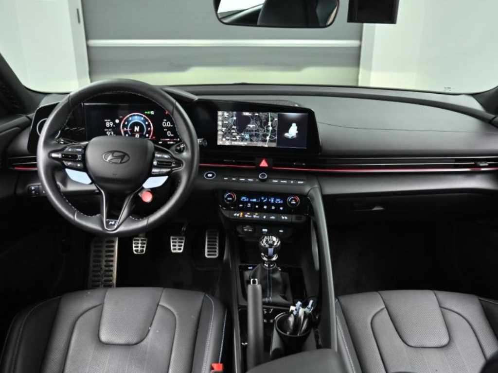 HYUNDAI Avante - Vista 7