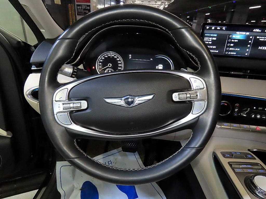 Genesis GV70 - Vista 8