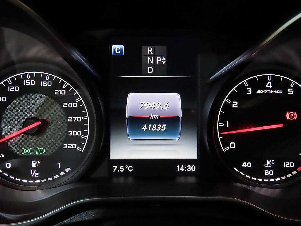 Mercedes Benz C Class - Vista 9