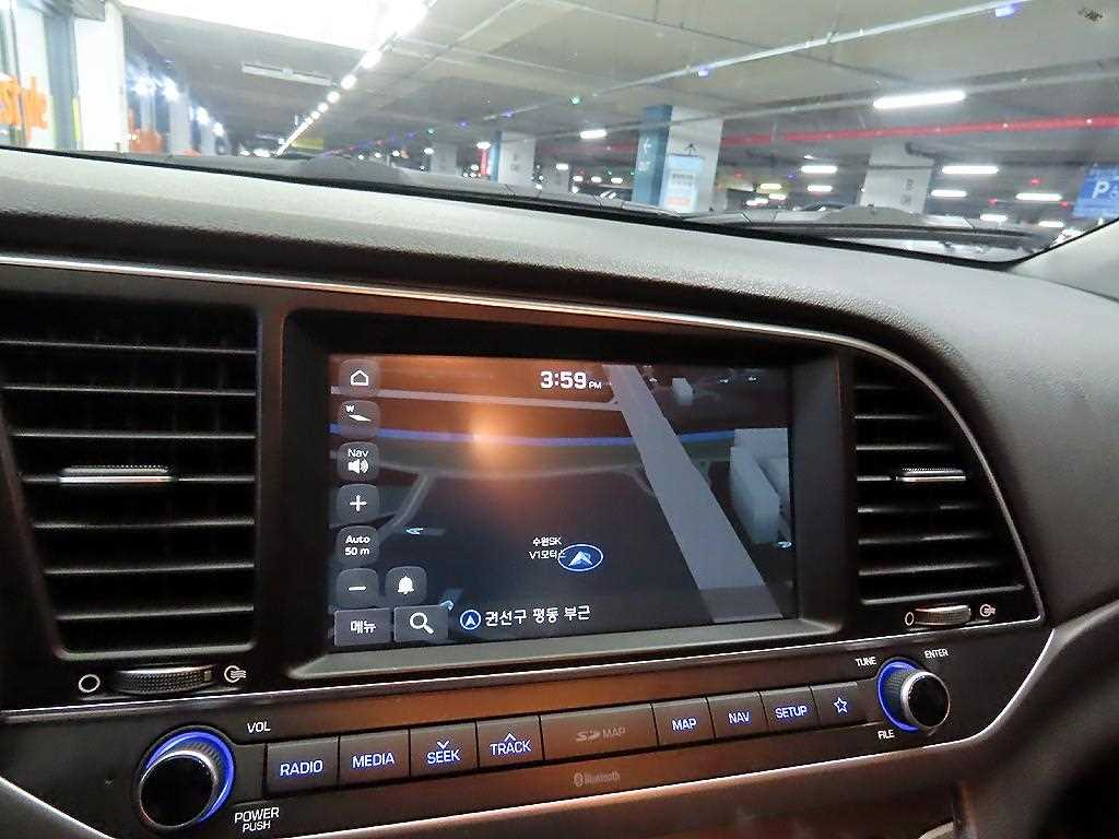 HYUNDAI Avante 2018 Blanco - Importación desde Corea - HF Imports Iquique - Foto 13