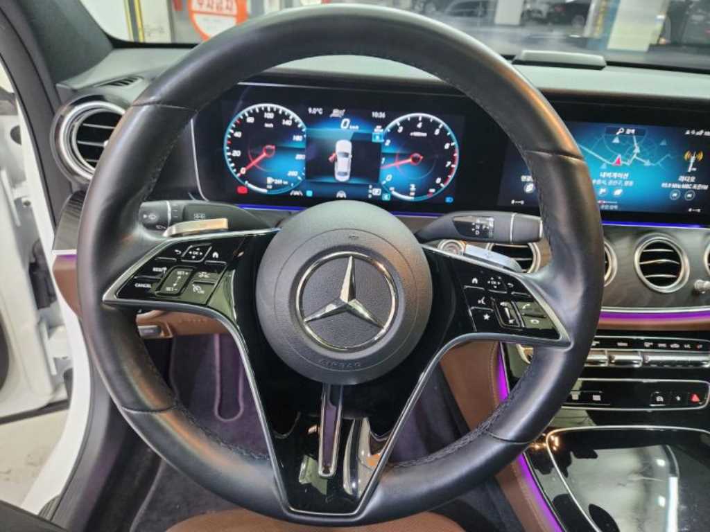 Mercedes Benz E class - Vista 8