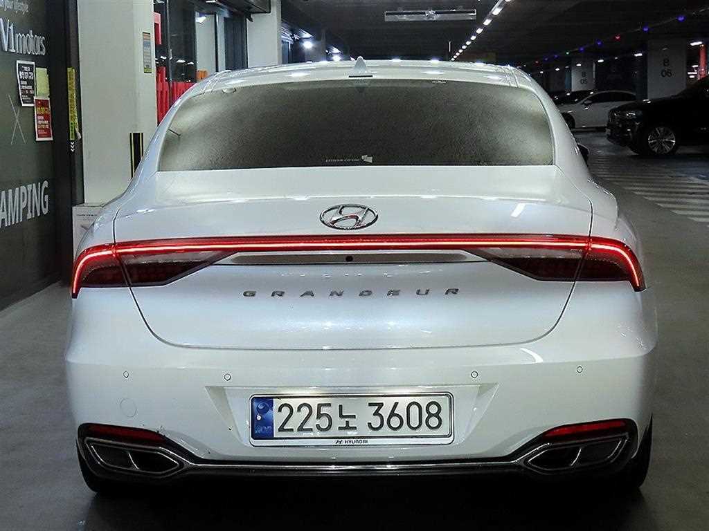 HYUNDAI Grandeur - Vista 5