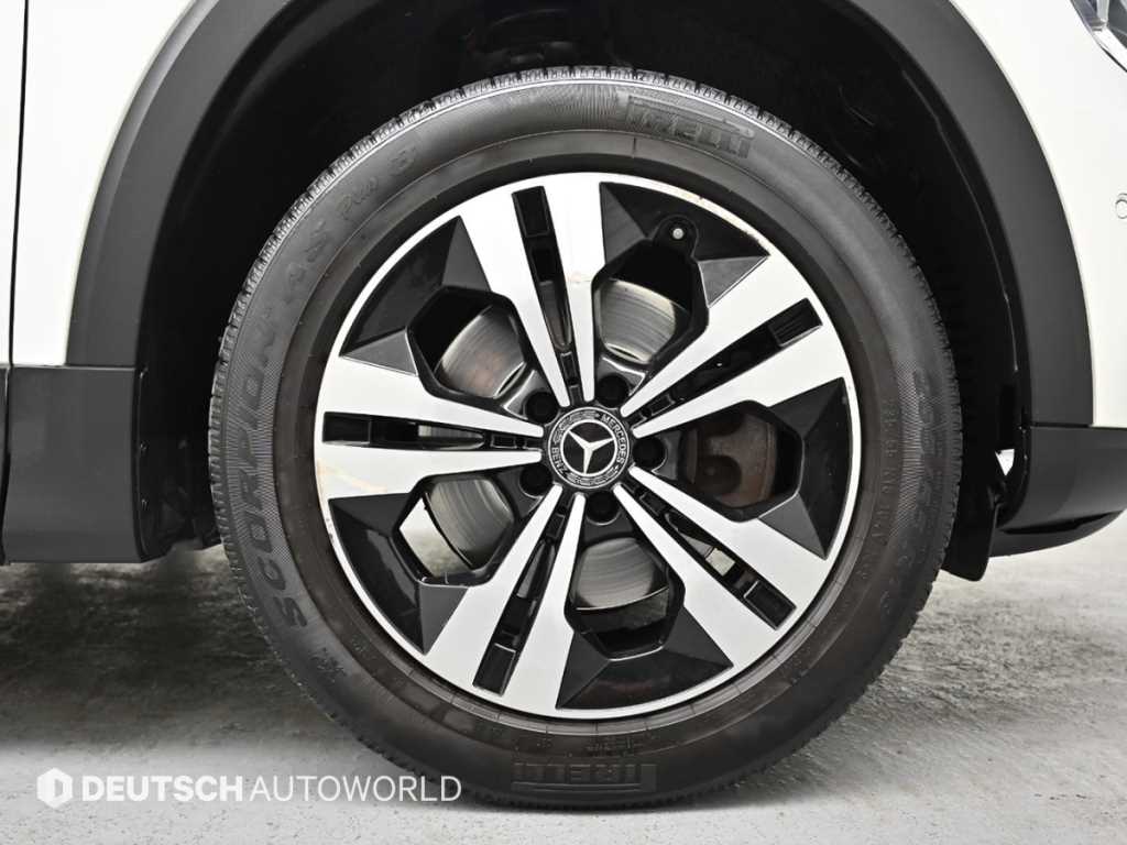 Mercedes Benz GLB Class - Vista 5