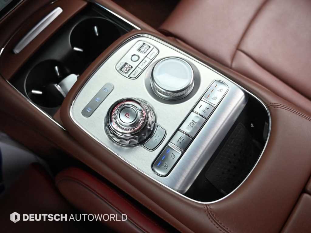 Genesis G90 - Vista 9