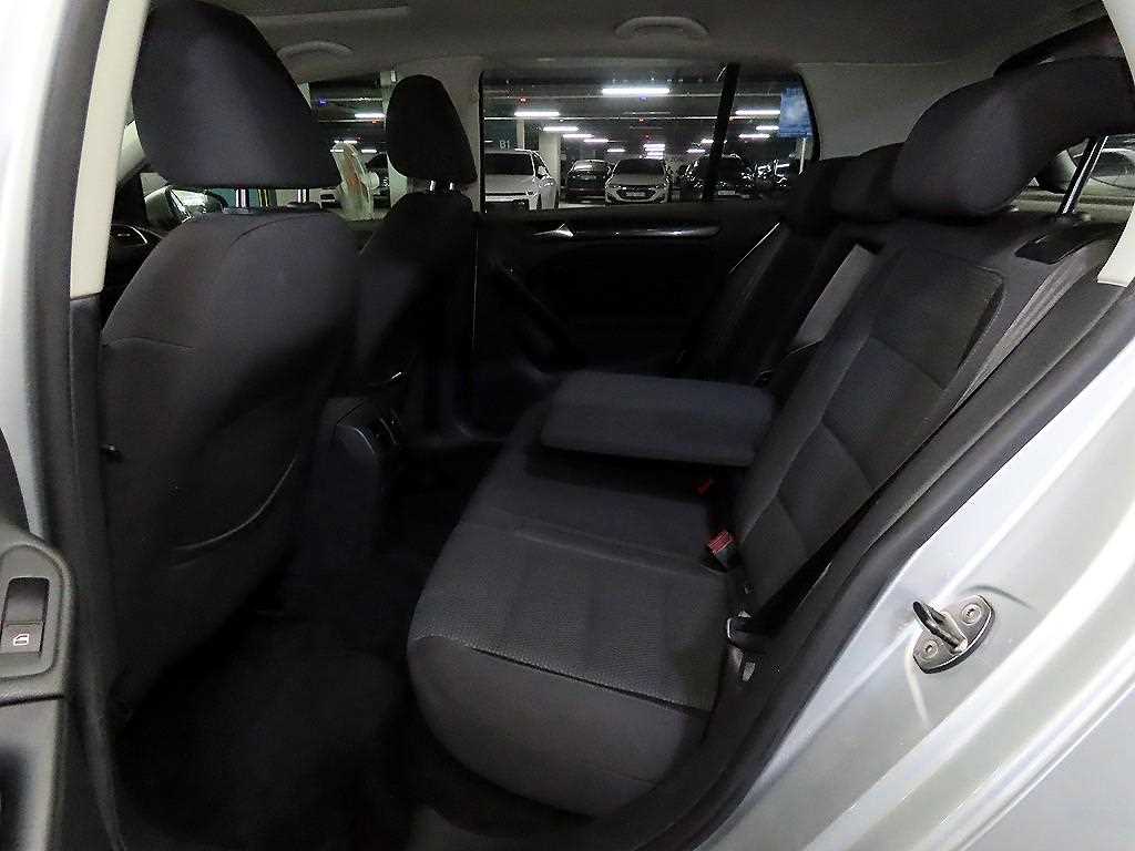 Volkswagen Golf - Vista 7