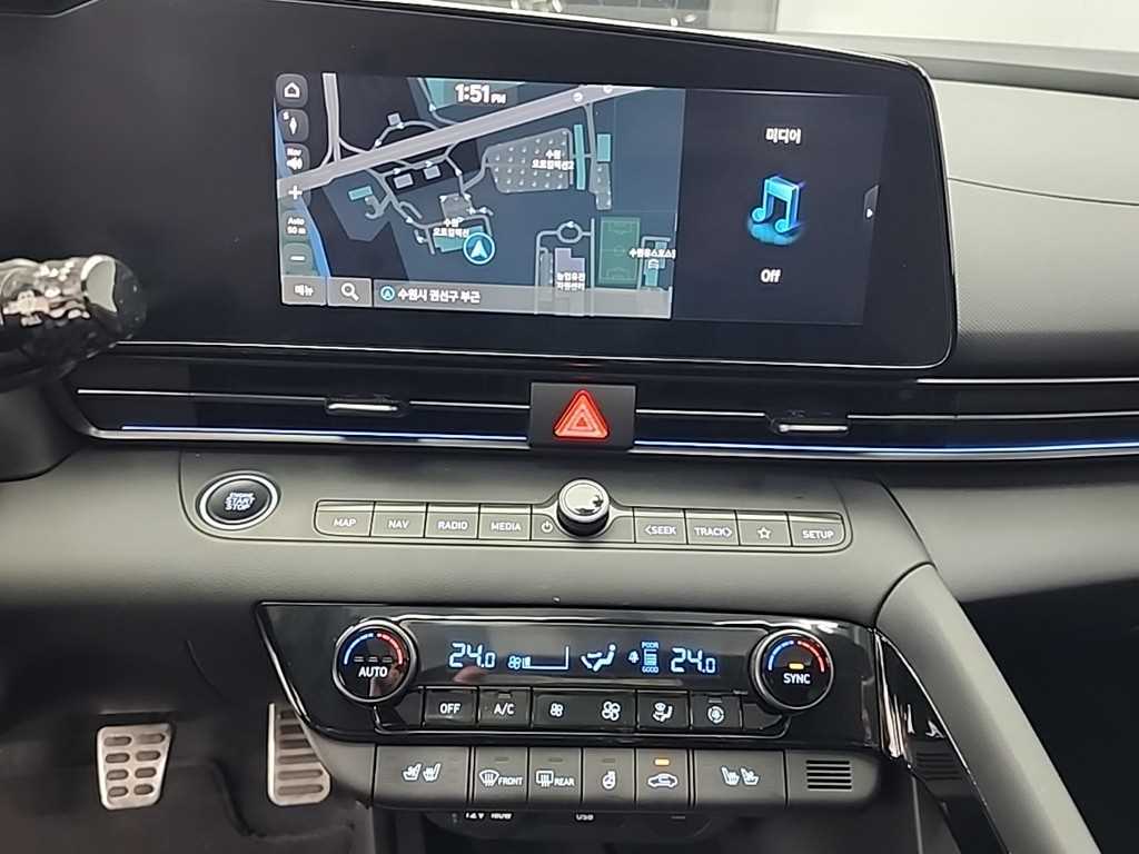 HYUNDAI Avante - Vista 11