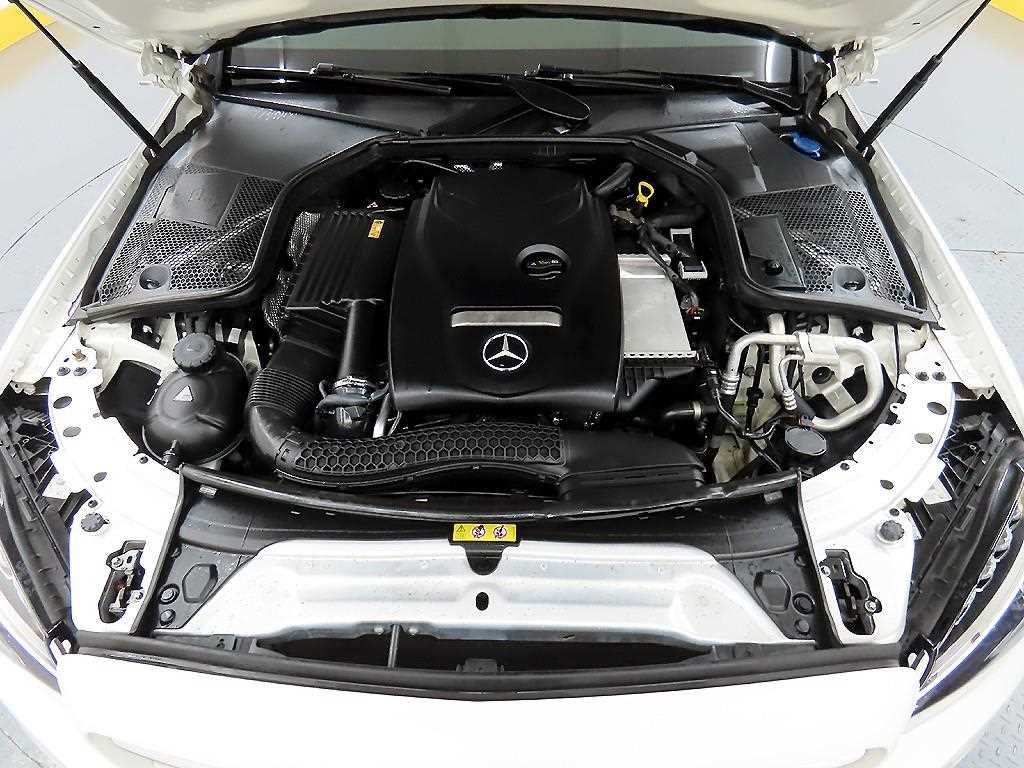 Mercedes Benz C Class 2017 Blanco - Importación desde Corea - HF Imports Iquique - Foto 19